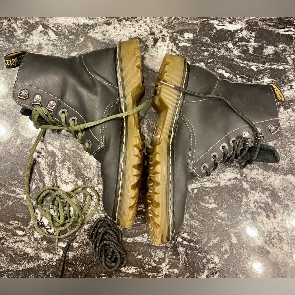 Dr. Martens Luana 7 Eyelet Lace Up Black Boots Women’s Size 6 UK 4 Leather - Picture 6 of 16